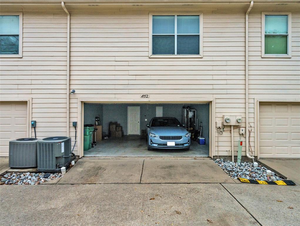 Pasquinellis Village On The Green - Residential