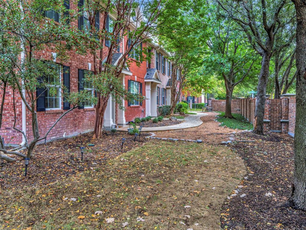 Pasquinellis Village On The Green - Residential