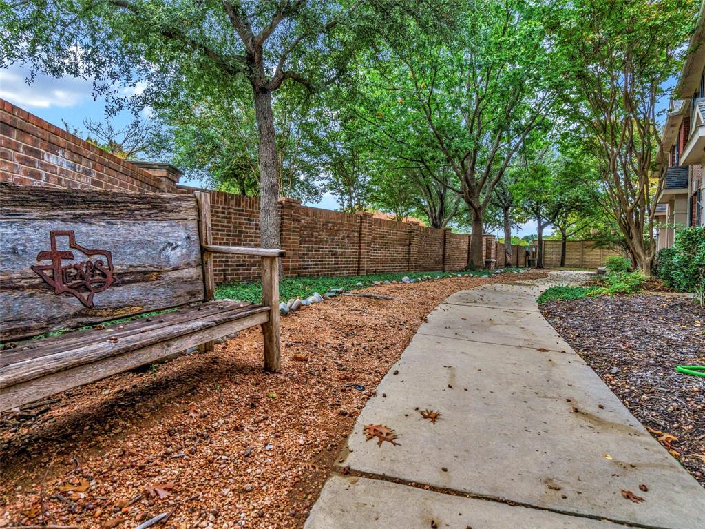 Pasquinellis Village On The Green - Residential