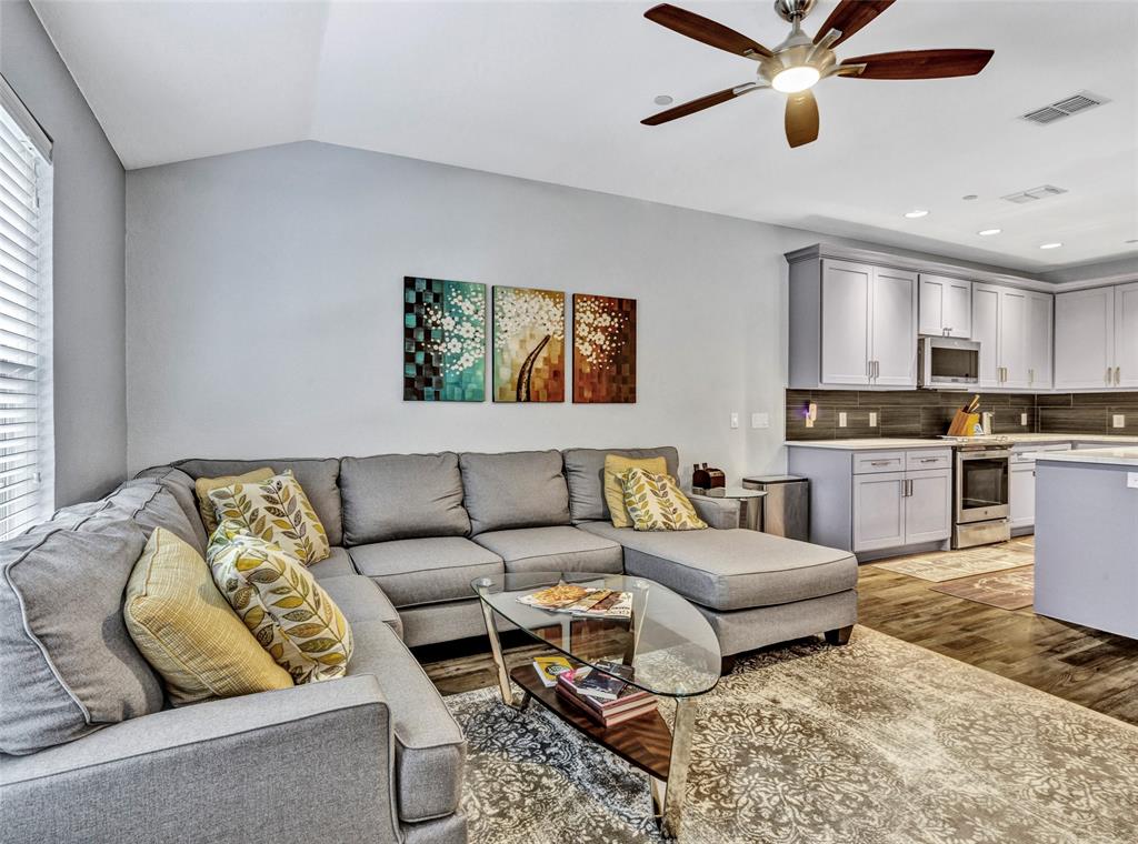 Pasquinellis Village On The Green - Residential