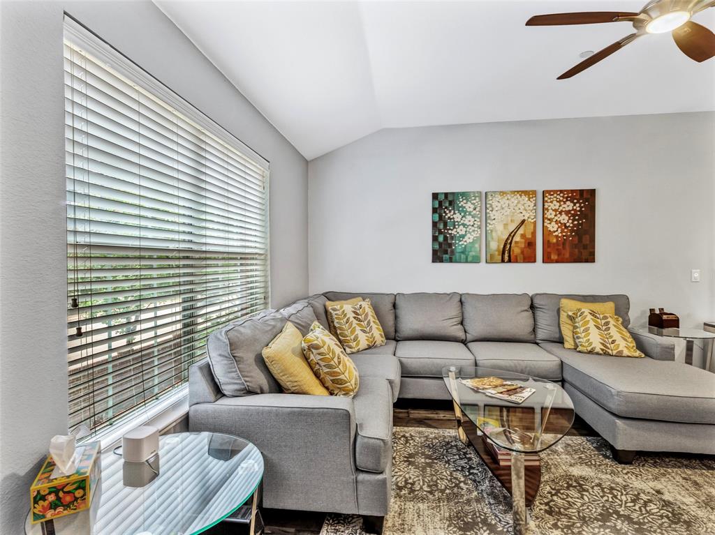 Pasquinellis Village On The Green - Residential