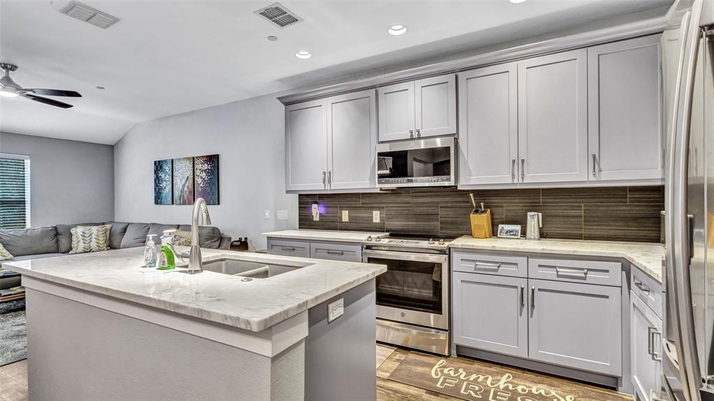 Pasquinellis Village On The Green - Residential