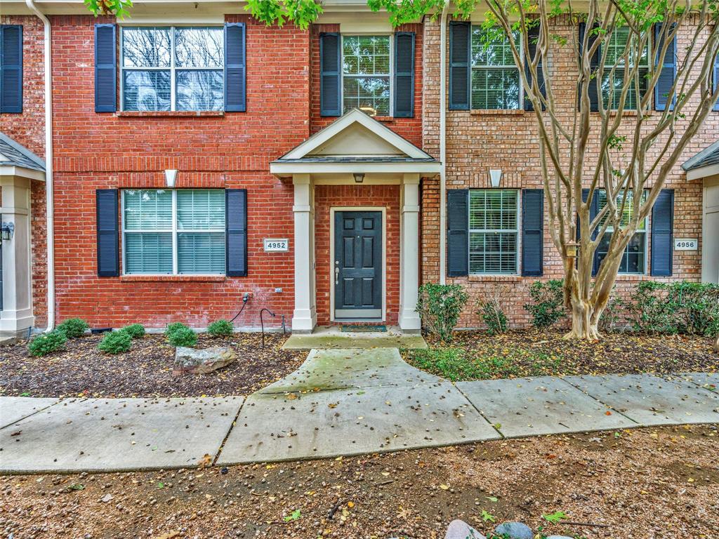 Pasquinellis Village On The Green - Residential