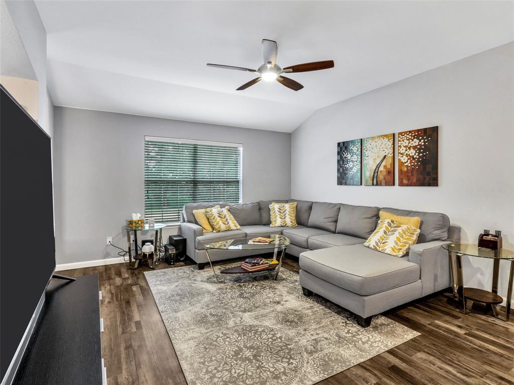 Pasquinellis Village On The Green - Residential