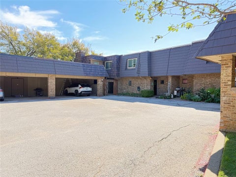 Photo of 207 E Harwood Road #18, Euless, TX 76039 (MLS # 21419981)