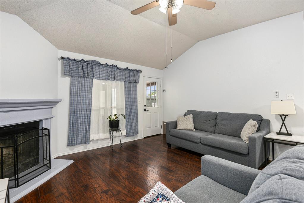 2504 Nogales Drive