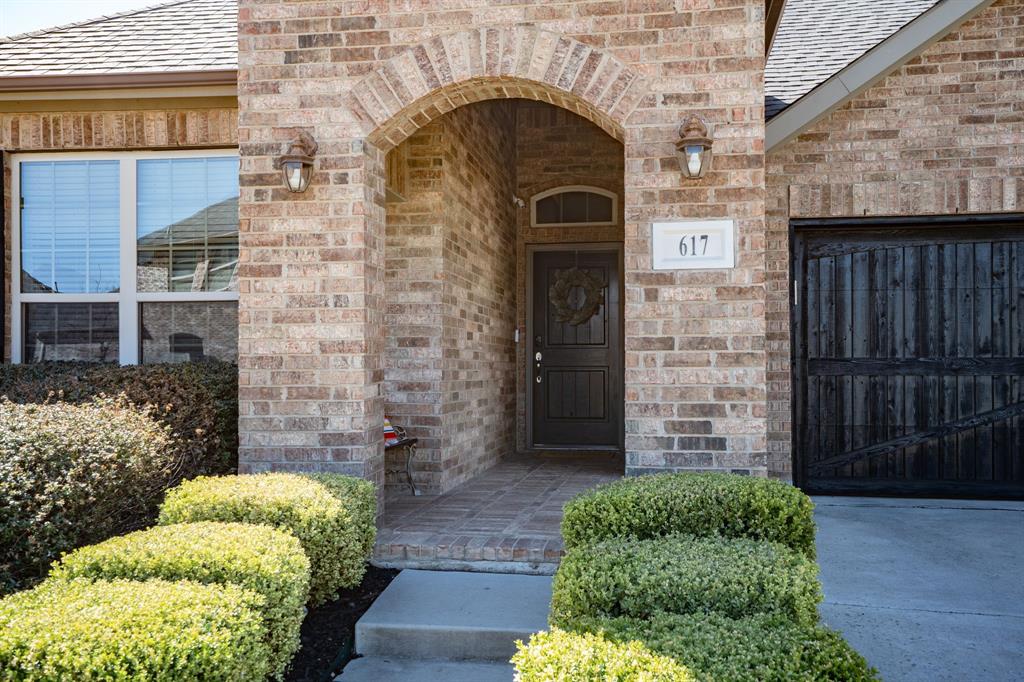617 Fenceline Drive