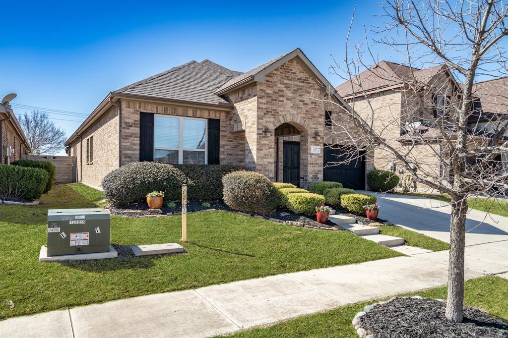 617 Fenceline Drive