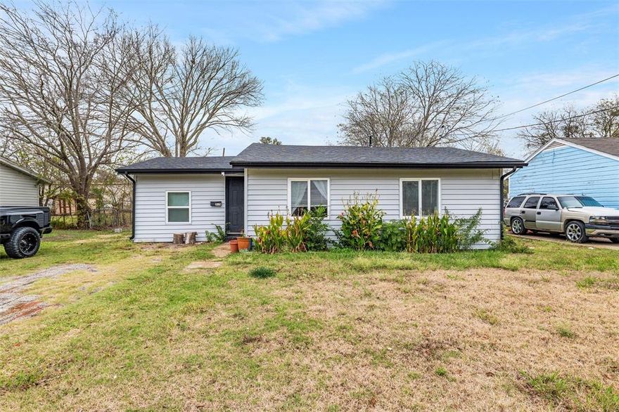 Charming 3BR, 1BA home in Lancaster, Texas. Features include a spacious living area, and a functional layout ideal for everyday living. Conveniently located near local amenities, parks, and schools.