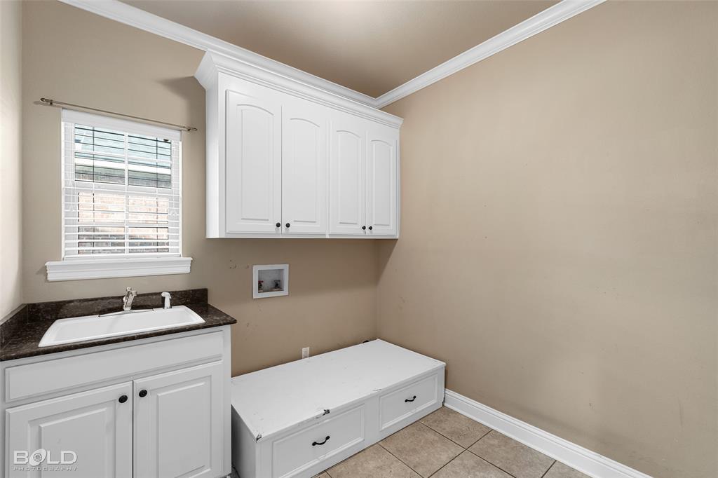 St Charles Court Un 02 - Residential Lease