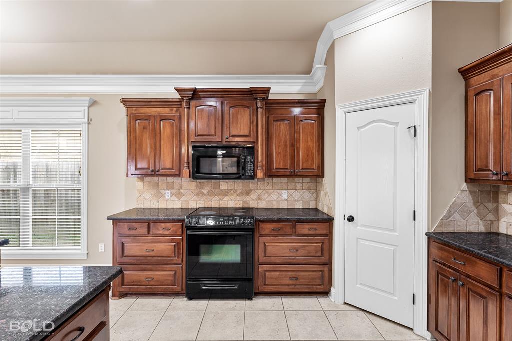 St Charles Court Un 02 - Residential Lease