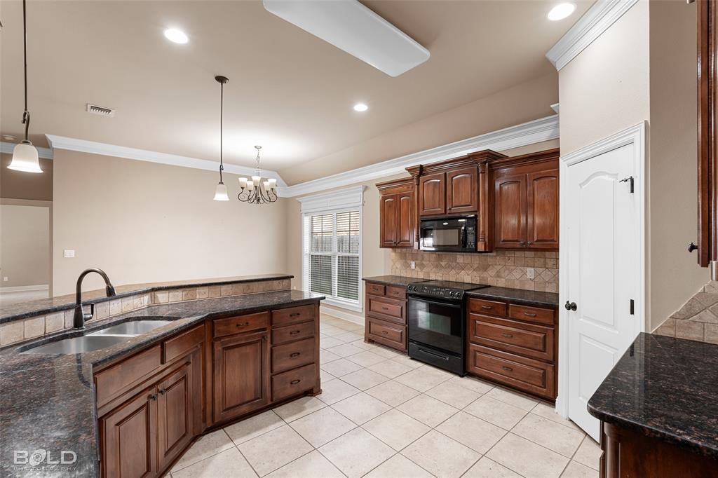 St Charles Court Un 02 - Residential Lease