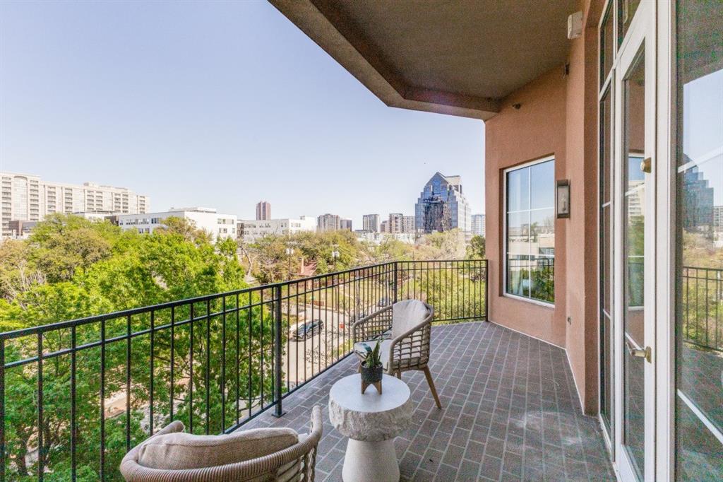 Plaza At Turtle Creek Residence Ph - Residential