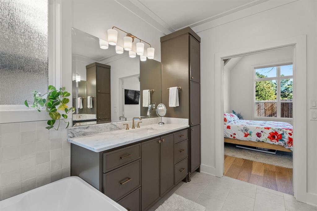 OAK CREEK - Residential