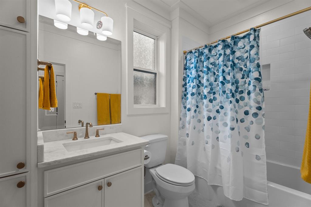 OAK CREEK - Residential