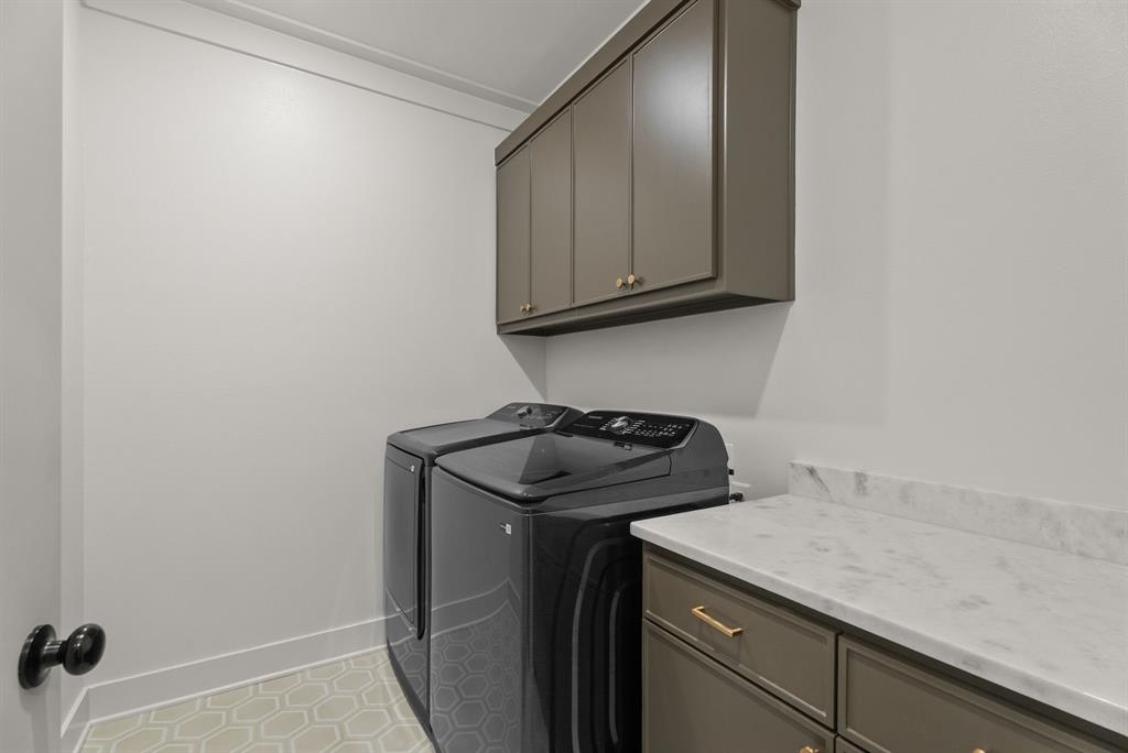 OAK CREEK - Residential