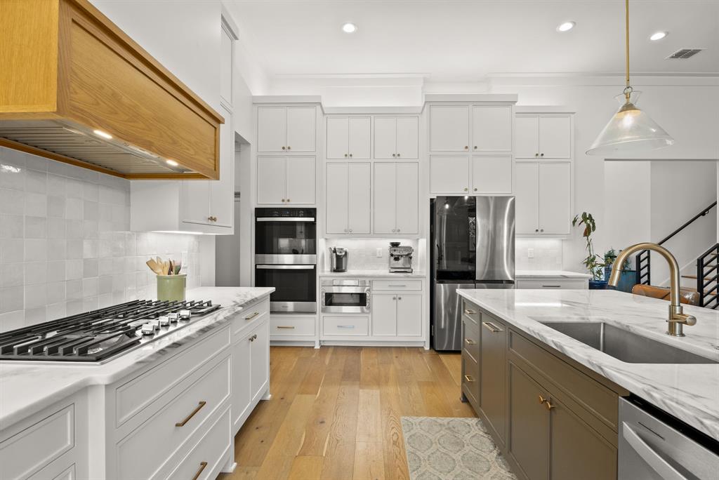 OAK CREEK - Residential