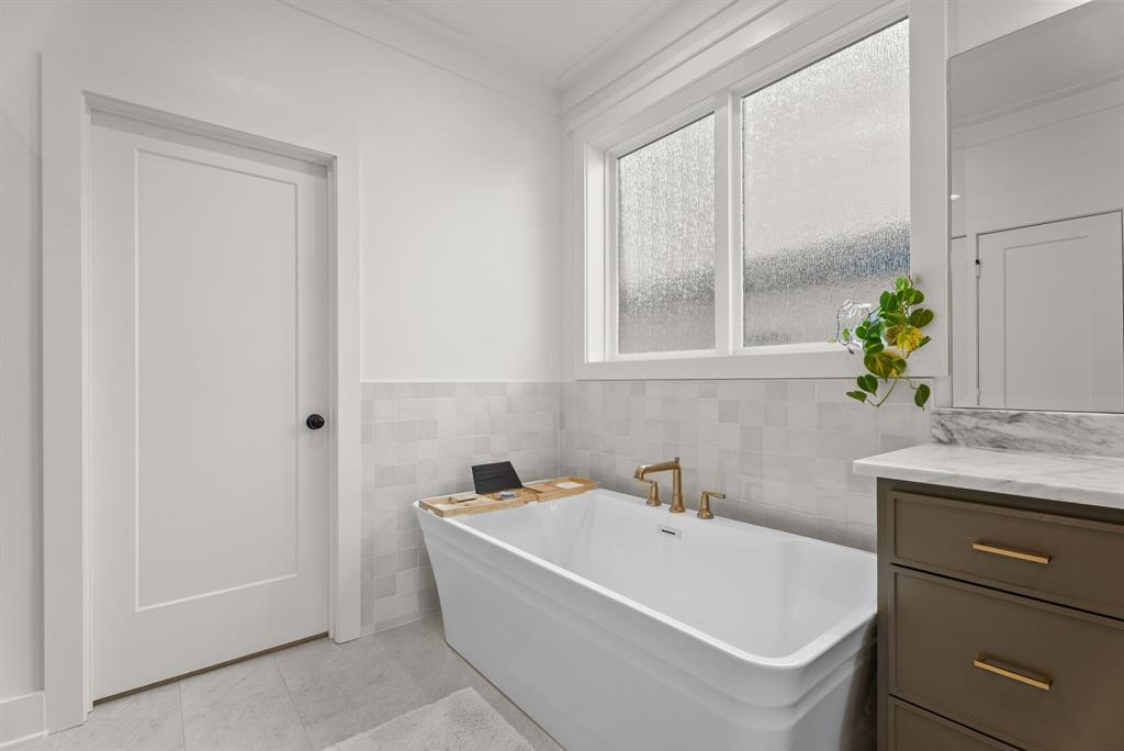 OAK CREEK - Residential