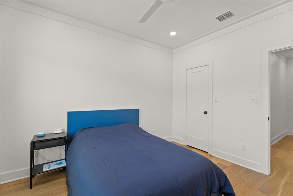 OAK CREEK - Residential