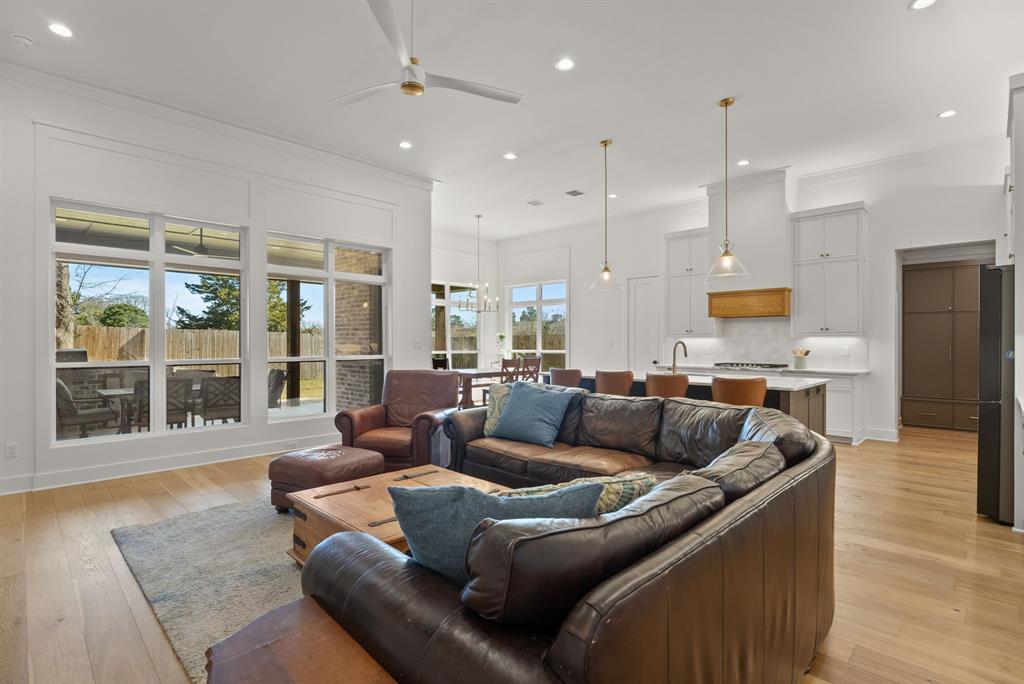 OAK CREEK - Residential