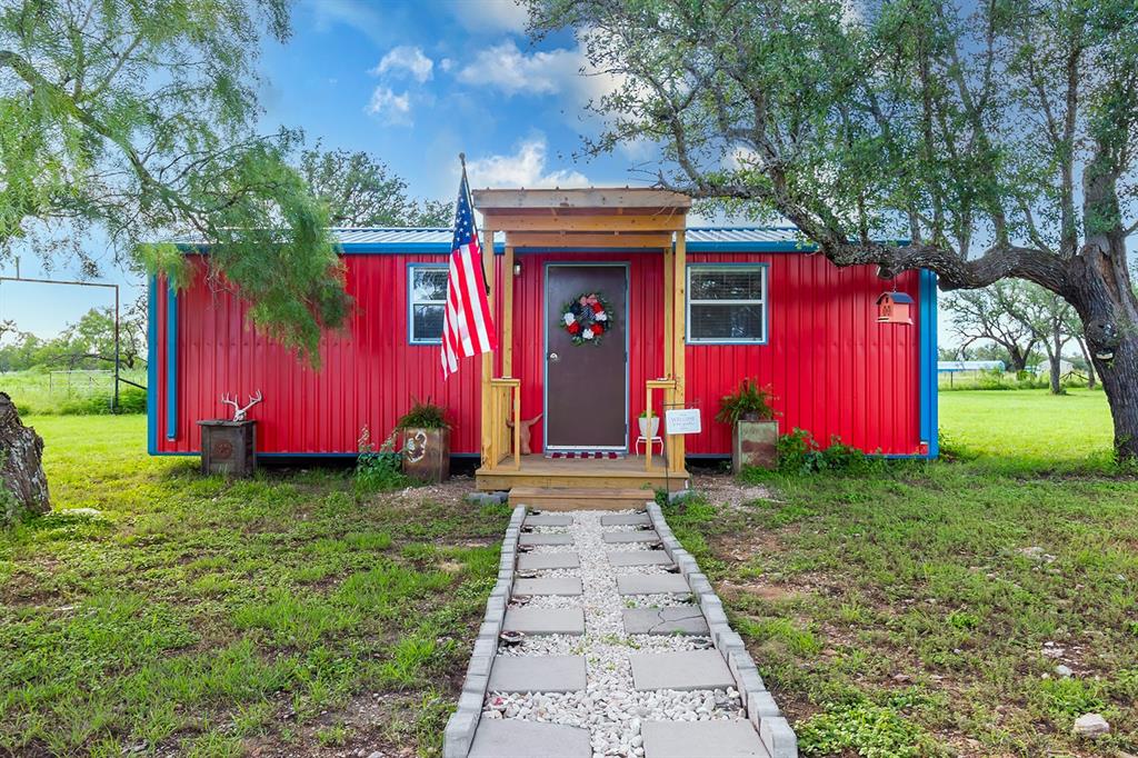 17 LIVE OAK HILLS - Residential