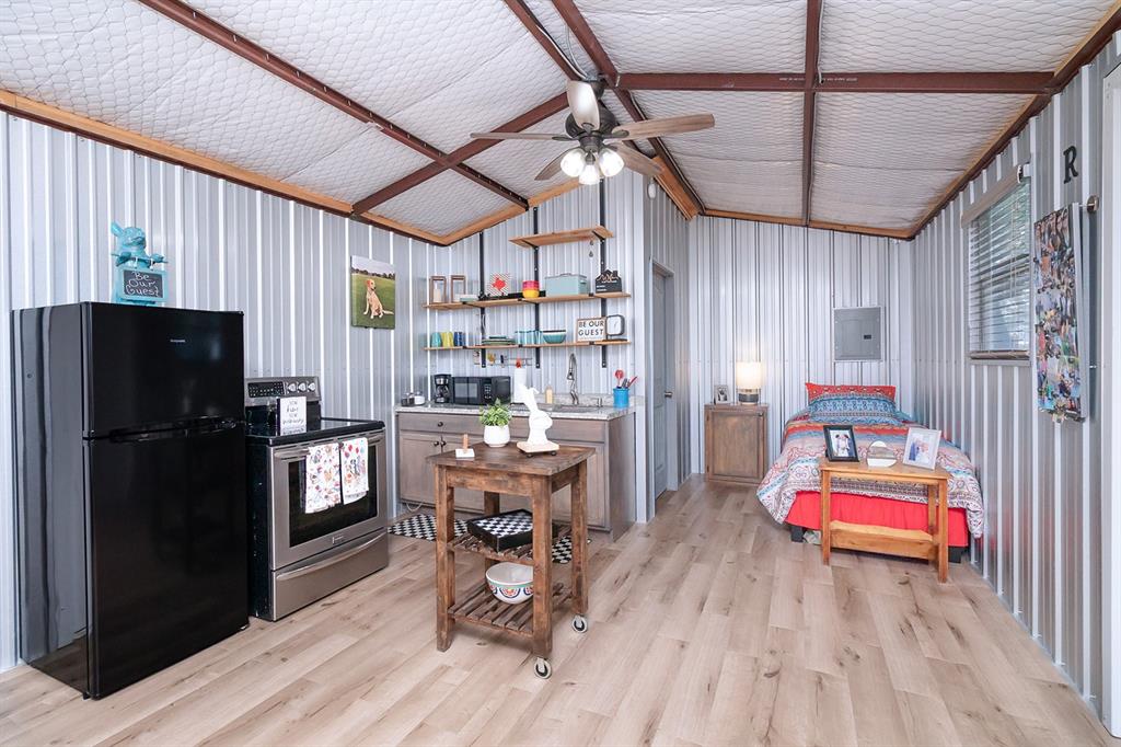 17 LIVE OAK HILLS - Residential