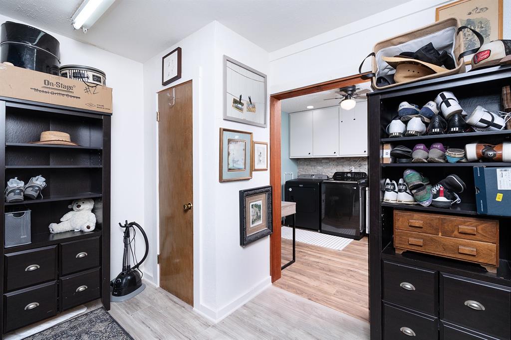 17 LIVE OAK HILLS - Residential