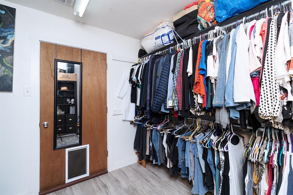 17 LIVE OAK HILLS - Residential