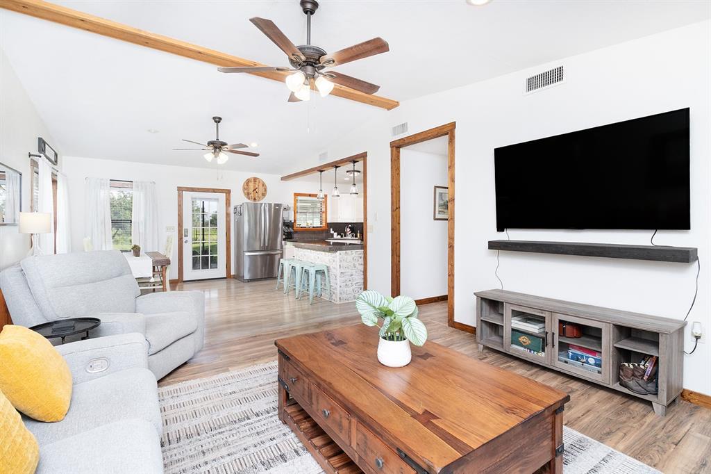 17 LIVE OAK HILLS - Residential