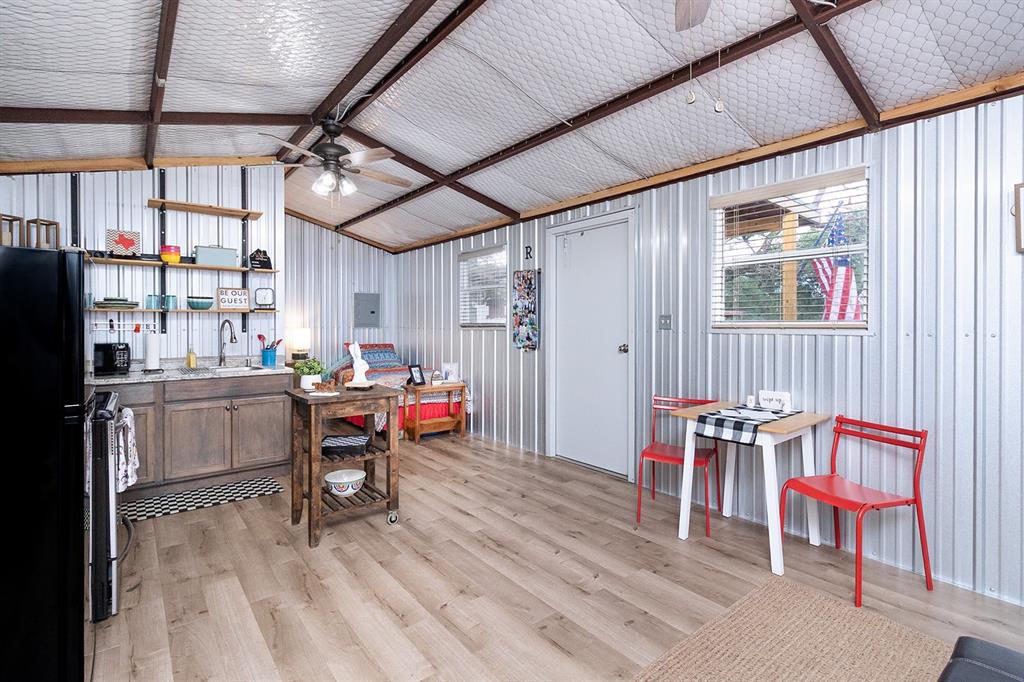 17 LIVE OAK HILLS - Residential