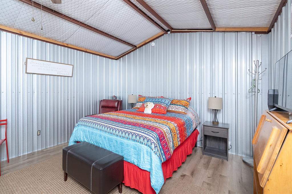 17 LIVE OAK HILLS - Residential