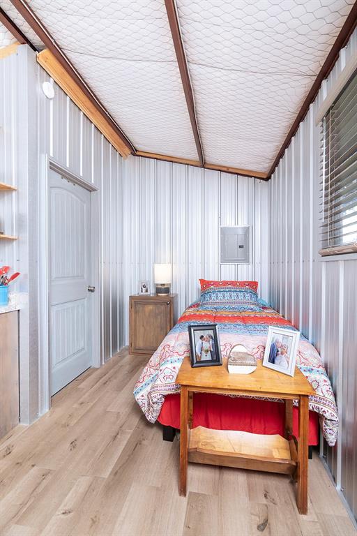 17 LIVE OAK HILLS - Residential