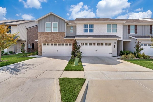 237 BERTHE CT, CEDAR HILL, TX 75104 - Image e566a6b1b4c3bfcfb44b49cbff0b1d69/2647418099