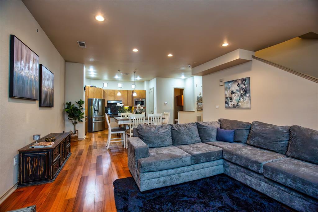 Chelsea Park Twnhms - Residential