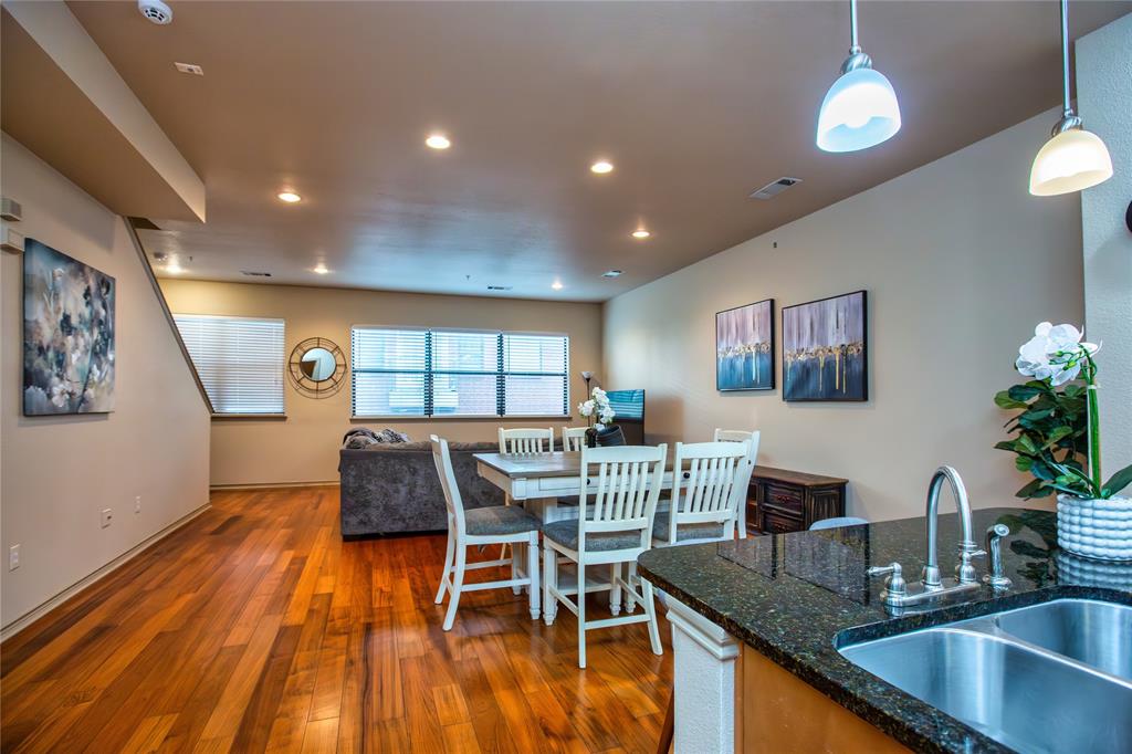 Chelsea Park Twnhms - Residential