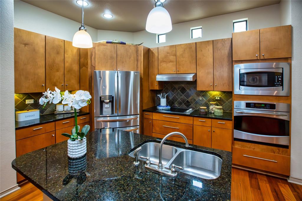 Chelsea Park Twnhms - Residential