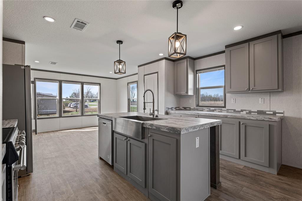 REAST ROAD ESTATES - Residential