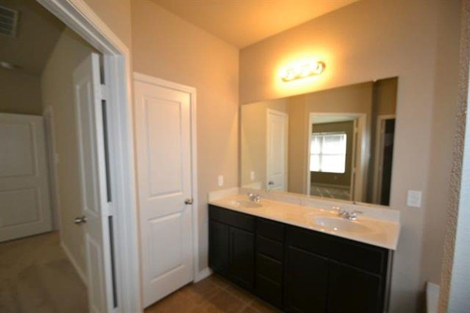 1916 Megan Creek Drive