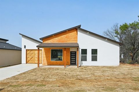 828 Indian Drive Granbury TX 76048