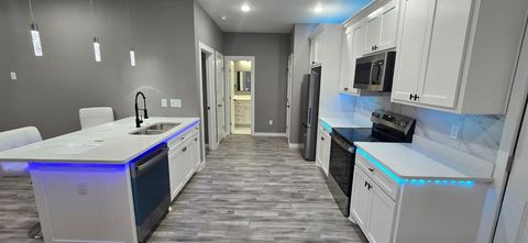 Photo of 807 Fletcher Street, Gainesville, TX 76240 (MLS # 21166353)