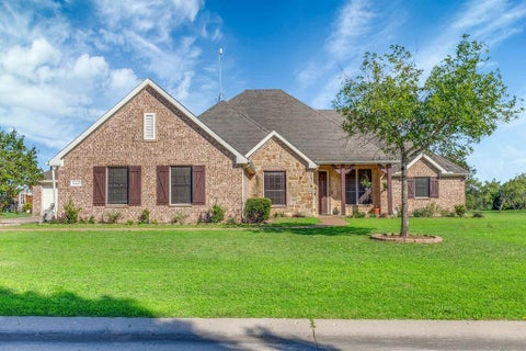 Photo of 1068 Oak Creek Circle, Royse City, TX 75189 (MLS # 21305435)