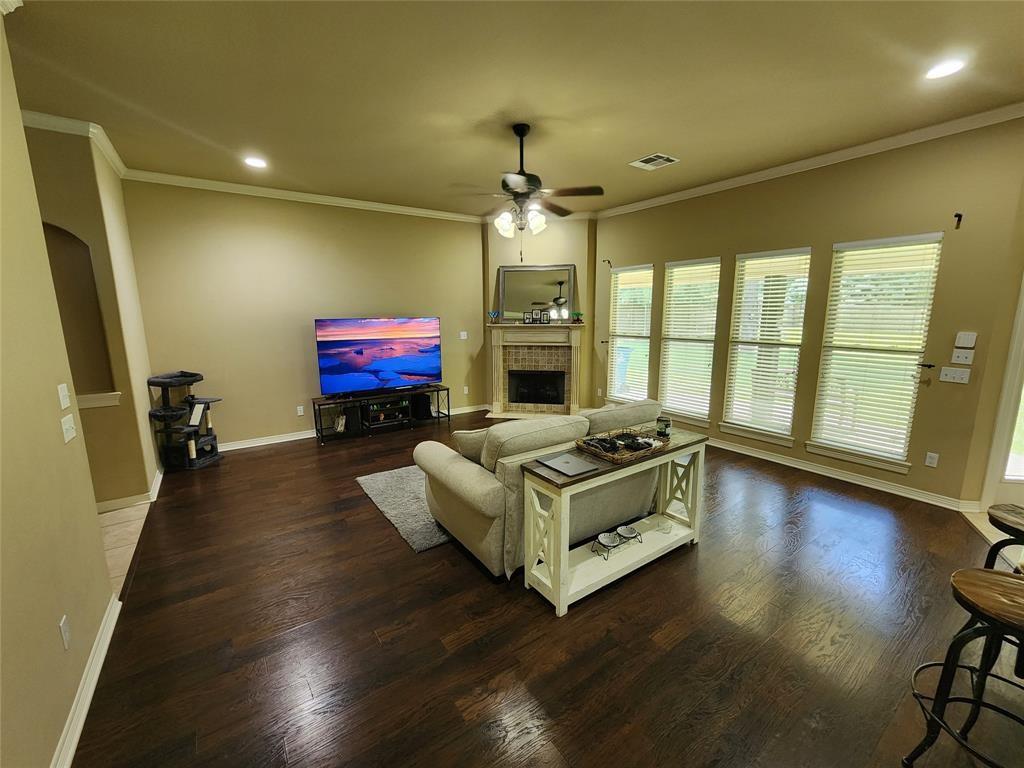 Wool Worth Oaks - Residential