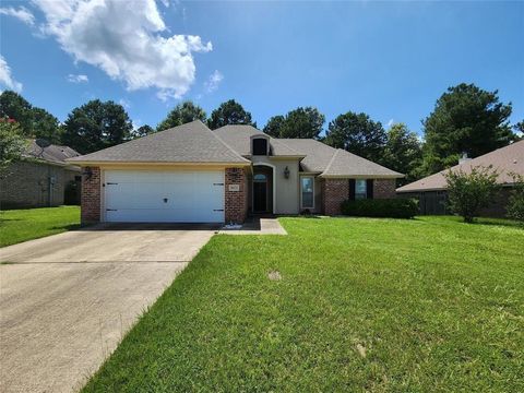 Photo of 10132 Scarlet Oaks Lane, Keithville, LA 71047 (MLS # 21195340)