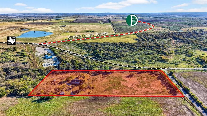 PRIME LAND OPPORTUNITY in the fast-growing area of the Gunter-Tioga-ST HWY 289 corridor. This property offers exceptional potential with its location near the planned TOLLWAY EXPANSION, placing it directly in the path of future development. Surrounded by scenic North Texas countryside, this tract provides a rare blend of privacy, open space, and long-term investment value. Ideal for residential use, agricultural needs, or land banking as growth continues to move north. Excellent potential for future commercial opportunities. There is HWY 121 road frontage at the southwest corner of the property. Don’t miss the chance to secure a high-value piece of land in a rapidly developing area. Value is in the land!!