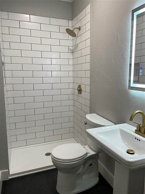 Tiny photo for 300 S Prairieville Street, Athens, TX 75751 (MLS # 21388845)