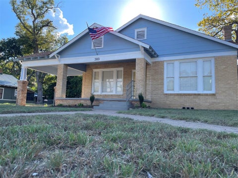 Tiny photo for 300 S Prairieville Street, Athens, TX 75751 (MLS # 21388845)