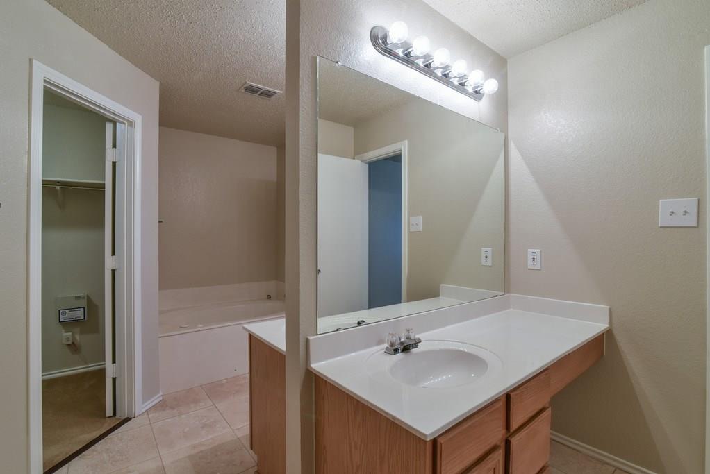 Lake Port Village Add - Residential Lease