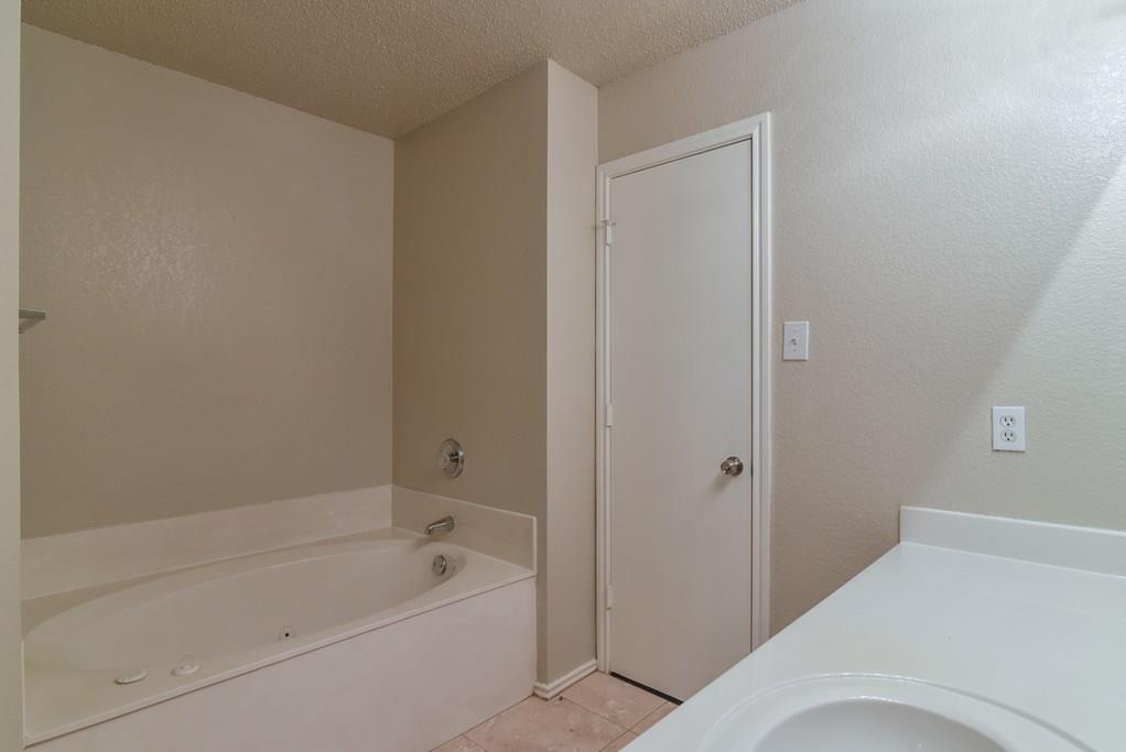 Lake Port Village Add - Residential Lease