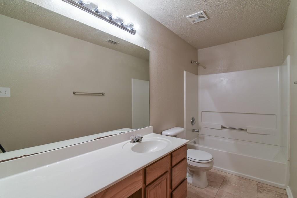 Lake Port Village Add - Residential Lease