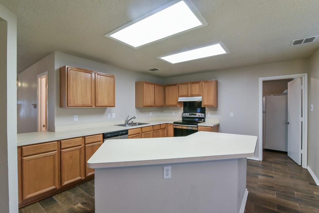 Lake Port Village Add - Residential Lease